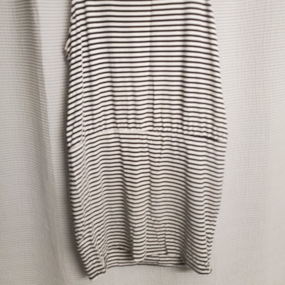 BAR III DRESS - Picture 2 of 6